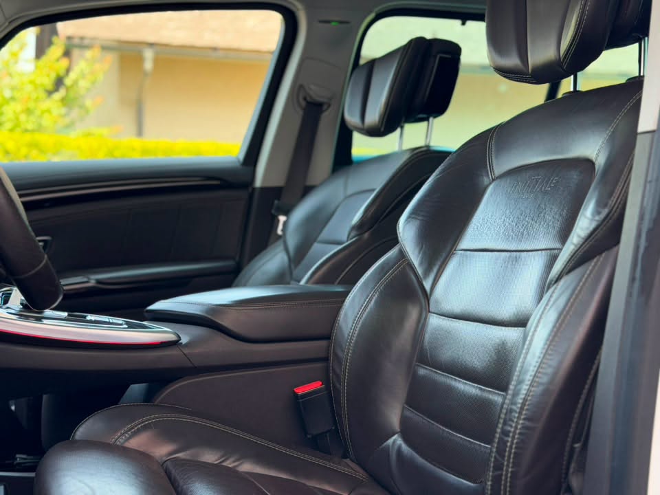 Renault Espace Initiale Paris